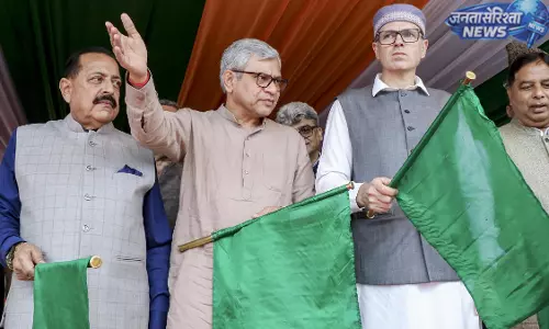 Jammu-श्रीनगर के बीच वंदे भारत एक्सप्रेस शुरू, यात्रा समय घटकर 4 घंटे हुआ Jammu-श्रीनगर के बीच वंदे भारत एक्सप्रेस शुरू, यात्रा समय घटकर 4 घंटे हुआ
