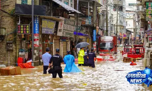 दक्षिणी China में भारी बाढ़ दक्षिणी China में भारी बाढ़