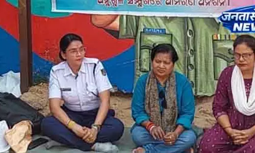 Angul में उत्पीड़न के खिलाफ महिला हवलदार ने भूख हड़ताल की Angul में उत्पीड़न के खिलाफ महिला हवलदार ने भूख हड़ताल की