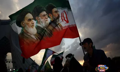 अमेरिका दुनिया की ऊर्जा के प्रबंधन से अवरोध पैदा करने की ओर मुड़ा: IRGC अमेरिका दुनिया की ऊर्जा के प्रबंधन से अवरोध पैदा करने की ओर मुड़ा: IRGC