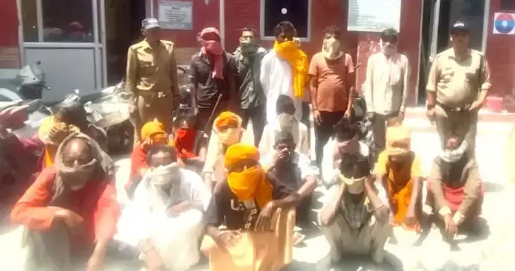 Haridwar: हरकी पैड़ी इलाके में भिक्षुकों के खिलाफ पुलिस कार्रवाई Haridwar: हरकी पैड़ी इलाके में भिक्षुकों के खिलाफ पुलिस कार्रवाई