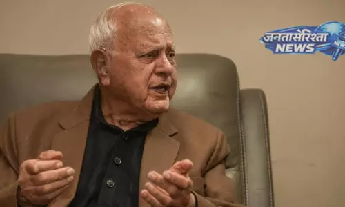 फारूक अब्दुल्ला ने पाकिस्तान से J&K में हिंसा रोकने की अपील की फारूक अब्दुल्ला ने पाकिस्तान से J&K में हिंसा रोकने की अपील की