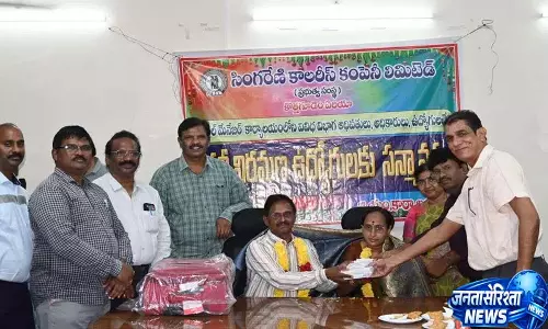 Venkata Mohan Rao और सत्यनारायण को दशकों की समर्पित सेवा के लिए सम्मानित किया गया Venkata Mohan Rao और सत्यनारायण को दशकों की समर्पित सेवा के लिए सम्मानित किया गया
