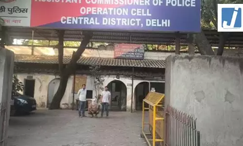 रेलवे स्टेशन पर पुलिस ने झपटमार को पकड़ा, चोरी का iPhone बरामद रेलवे स्टेशन पर पुलिस ने झपटमार को पकड़ा, चोरी का iPhone बरामद