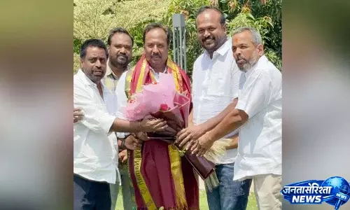 श्मशान घाट को मॉडर्न बनाने की कोशिशों के लिए Businessman को सम्मानित किया गया श्मशान घाट को मॉडर्न बनाने की कोशिशों के लिए Businessman को सम्मानित किया गया