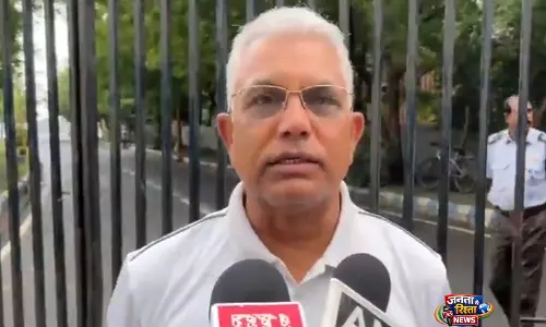 SIR को मुद्दा बनाकर कोई चुनाव नहीं जीत सकता: BJP के दिलीप घोष ने ममता बनर्जी पर साधा निशाना SIR को मुद्दा बनाकर कोई चुनाव नहीं जीत सकता: BJP के दिलीप घोष ने ममता बनर्जी पर साधा निशाना