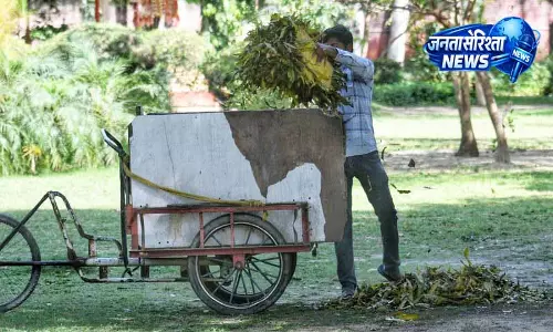 रिटायर्ड कर्मचारी का बकाया न मिलने पर कार्यकर्ताओं ने MC को अलर्ट किया रिटायर्ड कर्मचारी का बकाया न मिलने पर कार्यकर्ताओं ने MC को अलर्ट किया