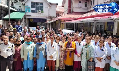 OPD शिफ्टिंग योजना के खिलाफ IGMC-शिमला में प्रदर्शन बढ़ा OPD शिफ्टिंग योजना के खिलाफ IGMC-शिमला में प्रदर्शन बढ़ा