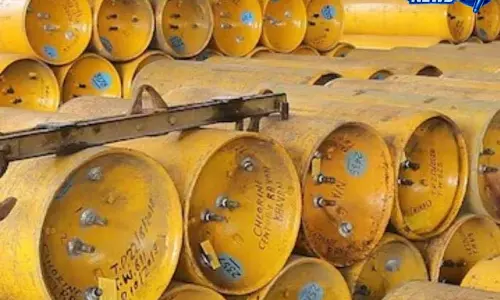 पुणे: Chlorine Gas Leak होने से 25 लोग सांस लेने में दिक्कत के साथ अस्पताल में भर्ती पुणे: Chlorine Gas Leak होने से 25 लोग सांस लेने में दिक्कत के साथ अस्पताल में भर्ती