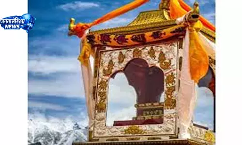 Leh-Ladakh में सांस और पहचान पर बढ़ती चिंता, लोगों में सांस्कृतिक संरक्षण की बहस तेज Leh-Ladakh में सांस और पहचान पर बढ़ती चिंता, लोगों में सांस्कृतिक संरक्षण की बहस तेज