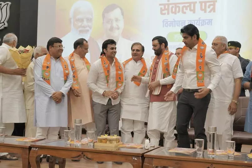 Faridabad: मुख्यमंत्री की मौजूदगी में तीन पार्षद भाजपा में शामिल Faridabad: मुख्यमंत्री की मौजूदगी में तीन पार्षद भाजपा में शामिल