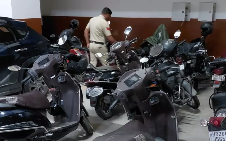 Gurugram: गुरुग्राम में स्कूलों को मिली धमकी Gurugram: गुरुग्राम में स्कूलों को मिली धमकी