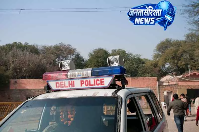 Delhi में खौफनाक घटना, अफ़ेयर के शक में गला काटा Delhi में खौफनाक घटना, अफ़ेयर के शक में गला काटा