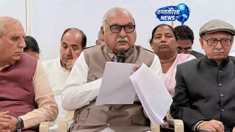 पंचकूला प्लॉट घोटाले में Haryana के पूर्व CM भूपेंद्र हुड्डा पर चार्जशीट पंचकूला प्लॉट घोटाले में Haryana के पूर्व CM भूपेंद्र हुड्डा पर चार्जशीट