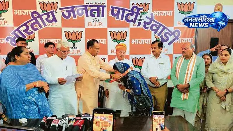 Rewari मानेसर के मेयर नगर निगम चुनाव से पहले भाजपा में शामिल हुए Rewari मानेसर के मेयर नगर निगम चुनाव से पहले भाजपा में शामिल हुए