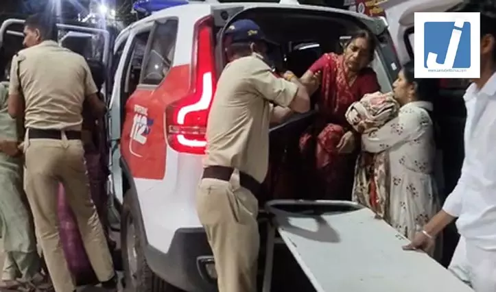 चार धाम यात्रा से लौट रही बस से ट्रक की टक्कर, 25 लोग घायल चार धाम यात्रा से लौट रही बस से ट्रक की टक्कर, 25 लोग घायल