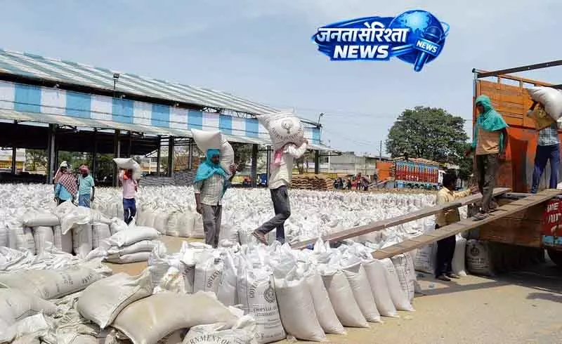 Karnal राज्य में गेहूं की बंपर आवक, लेकिन उठान धीमा Karnal राज्य में गेहूं की बंपर आवक, लेकिन उठान धीमा
