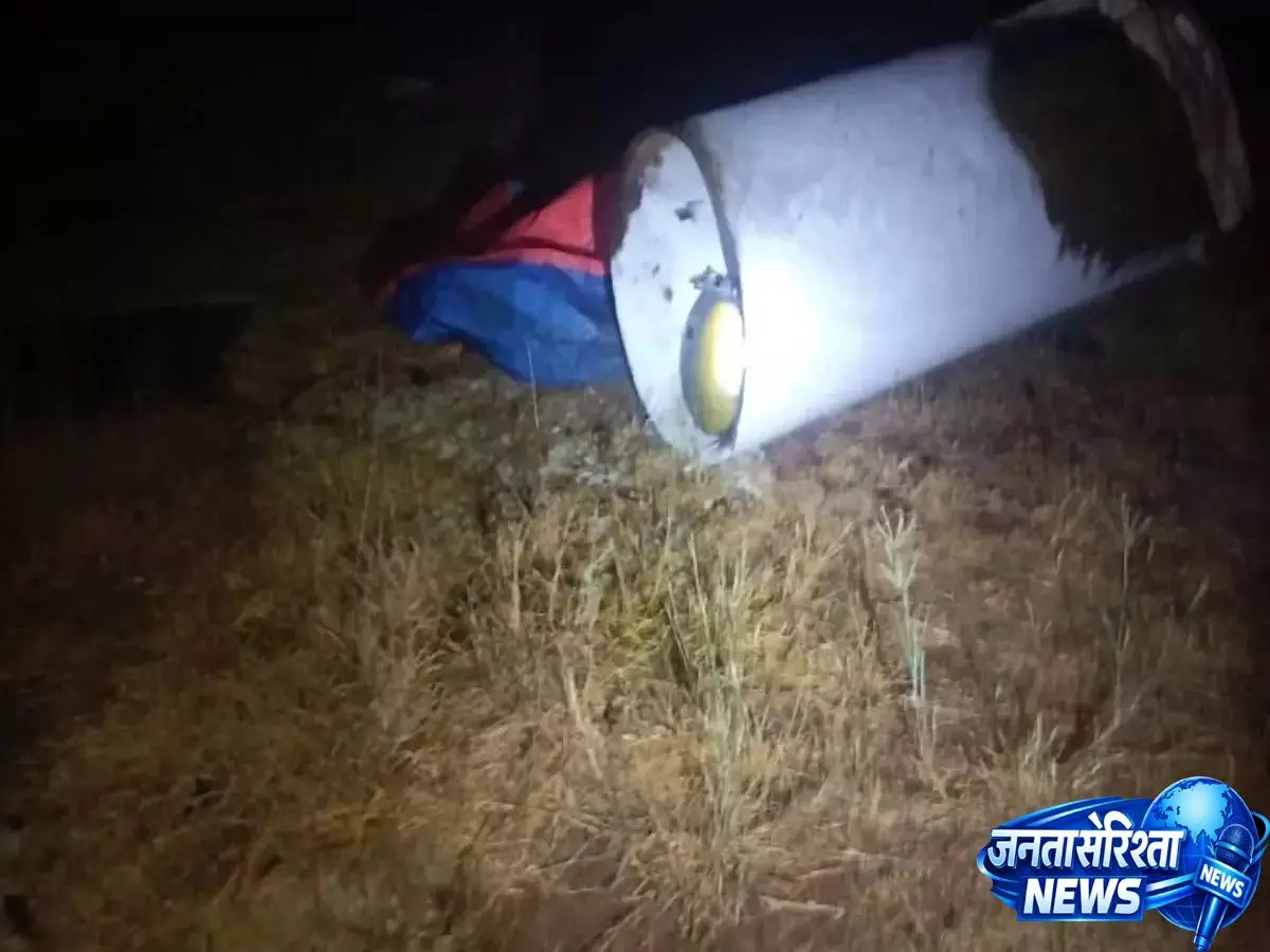 पुणे में गैस लीक का खौफ: आधी रात क्लोरीन फैलने से 20 लोग अस्पताल में भर्ती पुणे में गैस लीक का खौफ: आधी रात क्लोरीन फैलने से 20 लोग अस्पताल में भर्ती