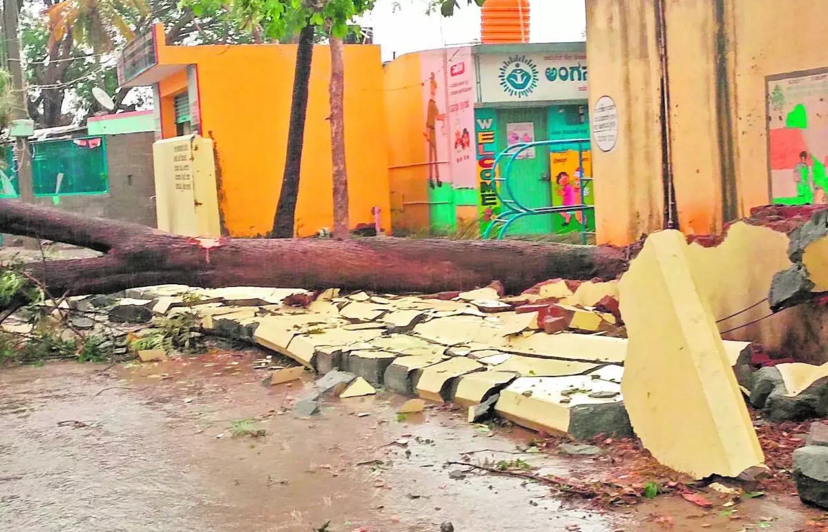 Karnataka : कई जगहों पर बारिश,कुछ जगहों पर नुकसान Karnataka : कई जगहों पर बारिश,कुछ जगहों पर नुकसान