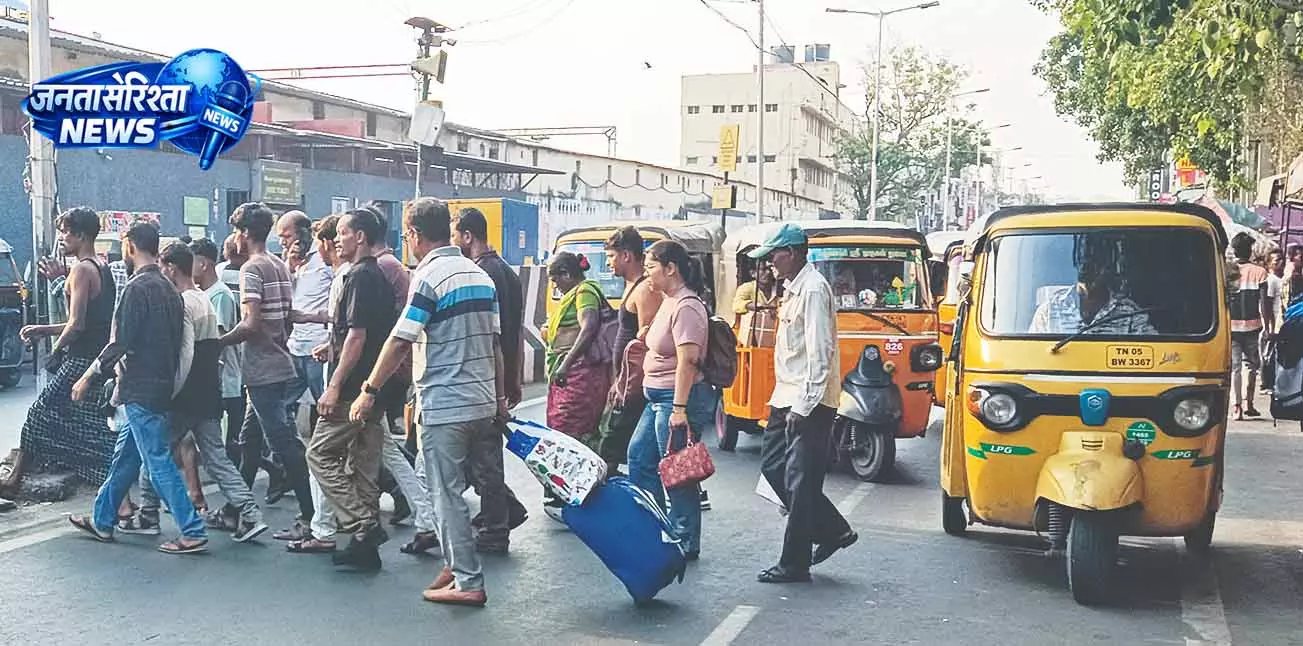 Chennai: सेंट्रल के पास जे-वॉकिंग से सुरक्षा पर चिंता Chennai: सेंट्रल के पास जे-वॉकिंग से सुरक्षा पर चिंता