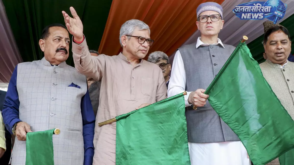 Jammu-श्रीनगर के बीच वंदे भारत एक्सप्रेस शुरू, यात्रा समय घटकर 4 घंटे हुआ Jammu-श्रीनगर के बीच वंदे भारत एक्सप्रेस शुरू, यात्रा समय घटकर 4 घंटे हुआ