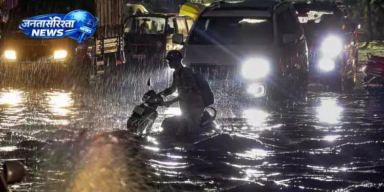 Bengaluru में बारिश से कम से कम 10 लोगों की मौत Bengaluru में बारिश से कम से कम 10 लोगों की मौत