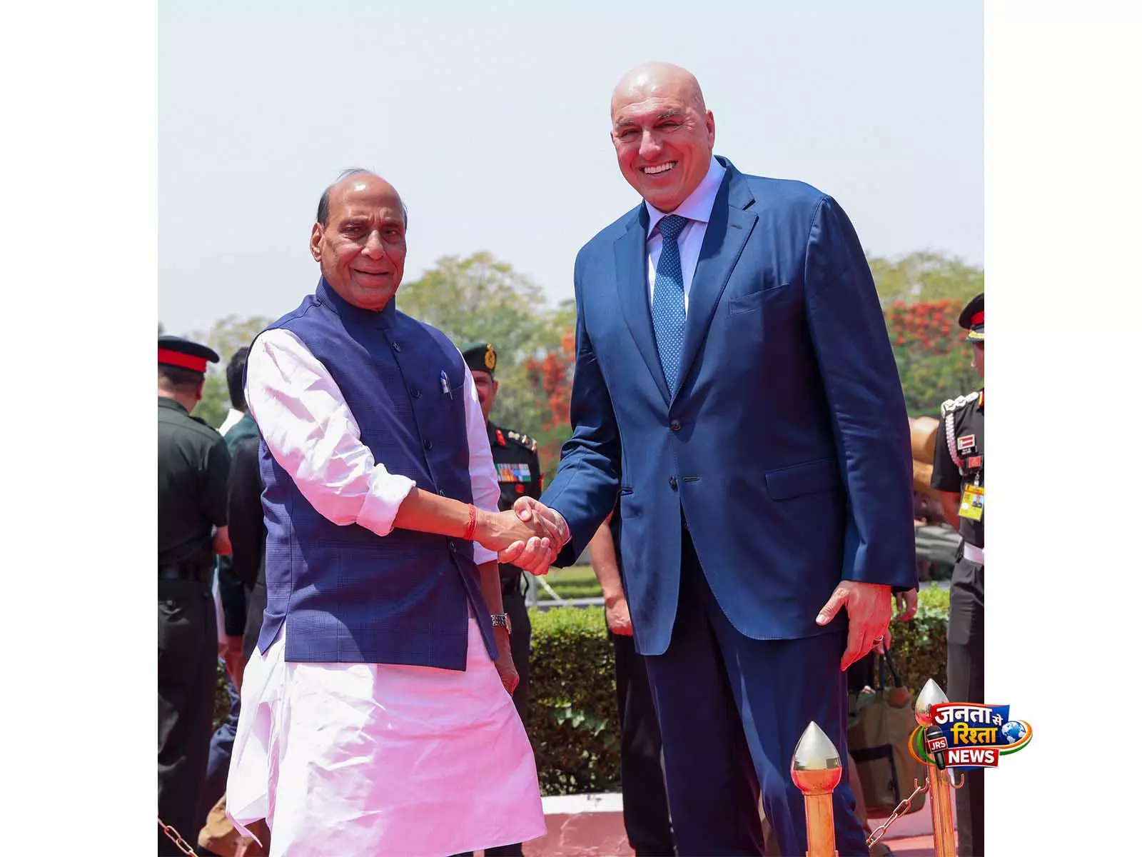 Defence Minister राजनाथ सिंह और इतालवी समकक्ष क्रोसेटो की बातचीत, पश्चिम एशिया पर चर्चा Defence Minister राजनाथ सिंह और इतालवी समकक्ष क्रोसेटो की बातचीत, पश्चिम एशिया पर चर्चा