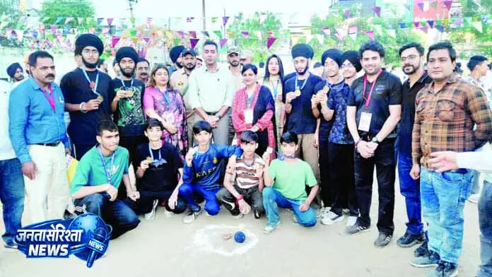 Jammu: इवेंट ‘बैक टू बचपन’ में लौटे पुराने यादों के रंग Jammu: इवेंट ‘बैक टू बचपन’ में लौटे पुराने यादों के रंग