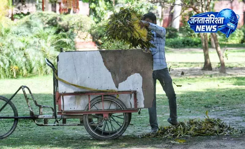 रिटायर्ड कर्मचारी का बकाया न मिलने पर कार्यकर्ताओं ने MC को अलर्ट किया रिटायर्ड कर्मचारी का बकाया न मिलने पर कार्यकर्ताओं ने MC को अलर्ट किया