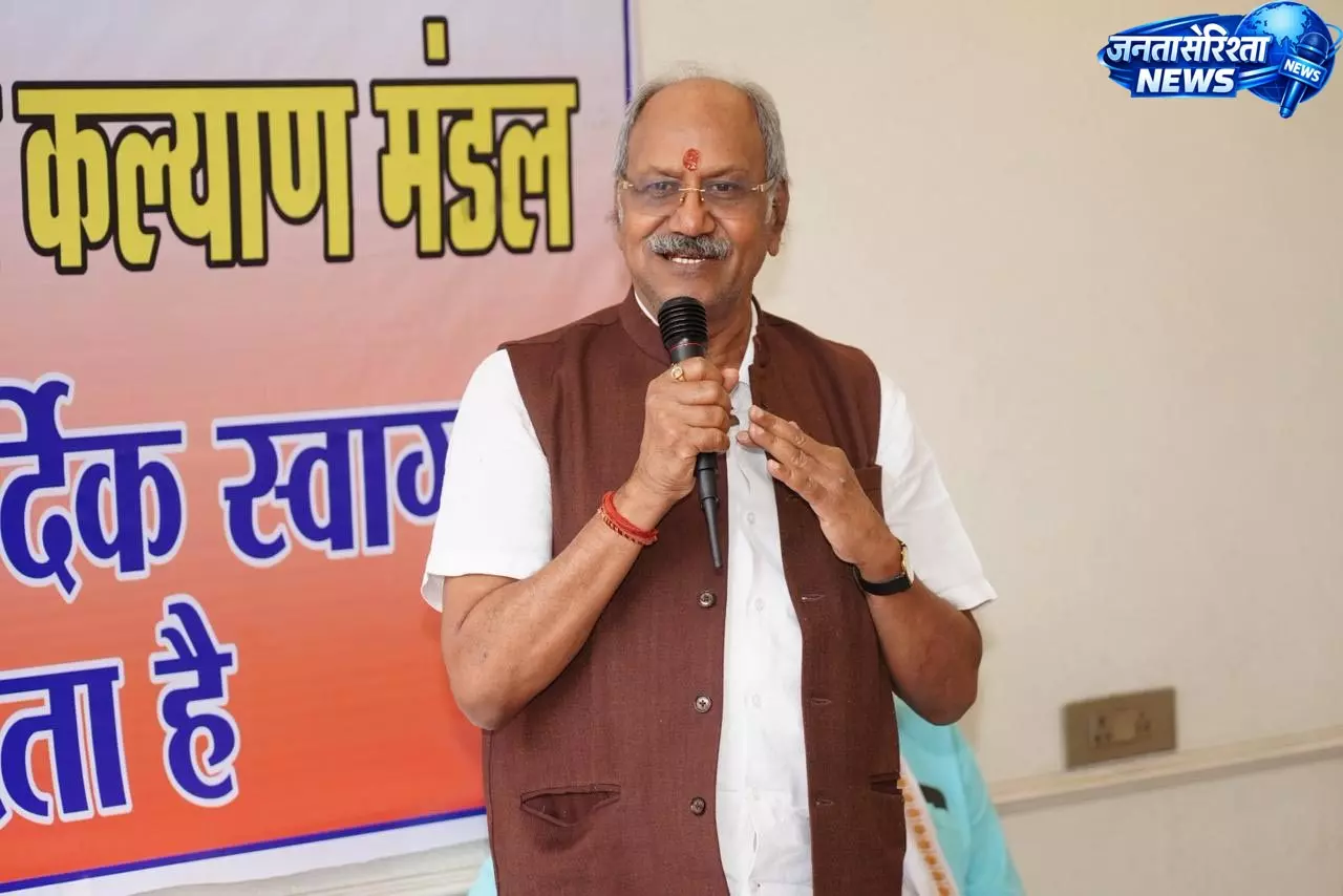 जन्मदिन और श्रमिक दिवस की पूर्व संध्या पर बृजमोहन अग्रवाल ने श्रमिकों को दी सौगात जन्मदिन और श्रमिक दिवस की पूर्व संध्या पर बृजमोहन अग्रवाल ने श्रमिकों को दी सौगात