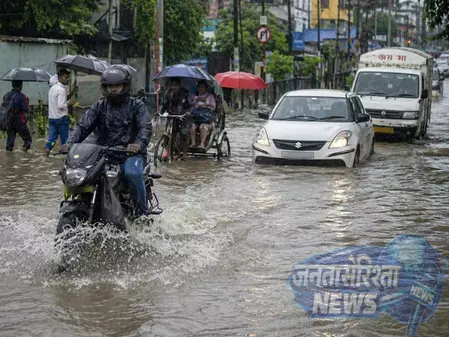 असम: बारिश के बाद गुवाहाटी में जलभराव, सतगांव इलाके में लोगों को हुई परेशानी असम: बारिश के बाद गुवाहाटी में जलभराव, सतगांव इलाके में लोगों को हुई परेशानी