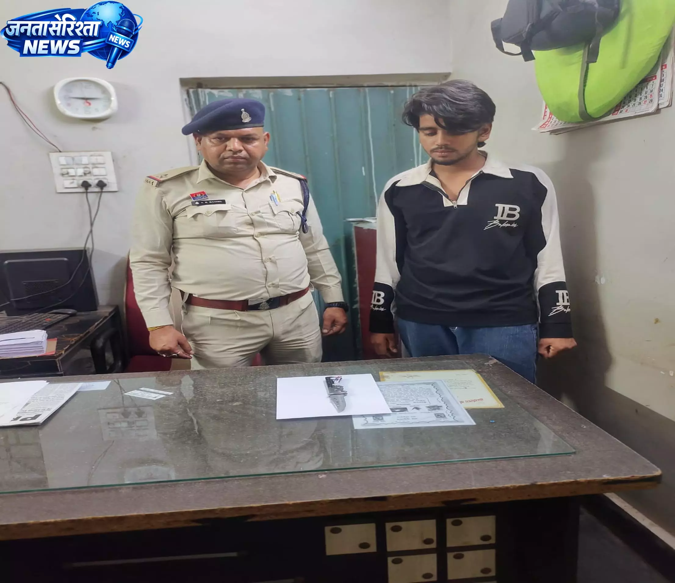 रायपुर में चेकिंग के दौरान युवक चाकू के साथ गिरफ्तार रायपुर में चेकिंग के दौरान युवक चाकू के साथ गिरफ्तार