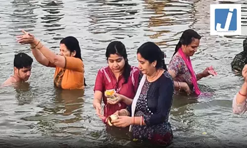 बुद्ध पूर्णिमा पर आस्था का सैलाब: प्रयागराज और हरिद्वार में हजारों श्रद्धालुओं ने किया पवित्र स्नान बुद्ध पूर्णिमा पर आस्था का सैलाब: प्रयागराज और हरिद्वार में हजारों श्रद्धालुओं ने किया पवित्र स्नान