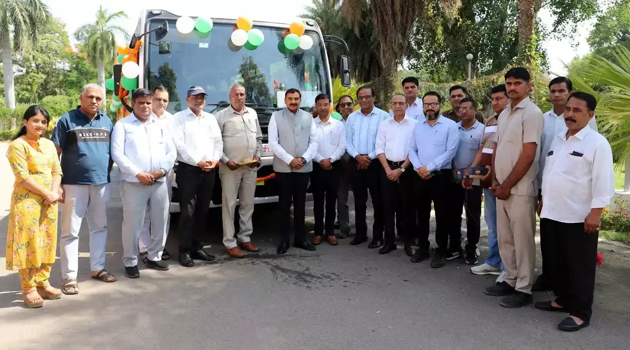 Hisar: विश्वविद्यालय छात्रों के हित में सुविधाएं बढ़ाने को संकल्पित