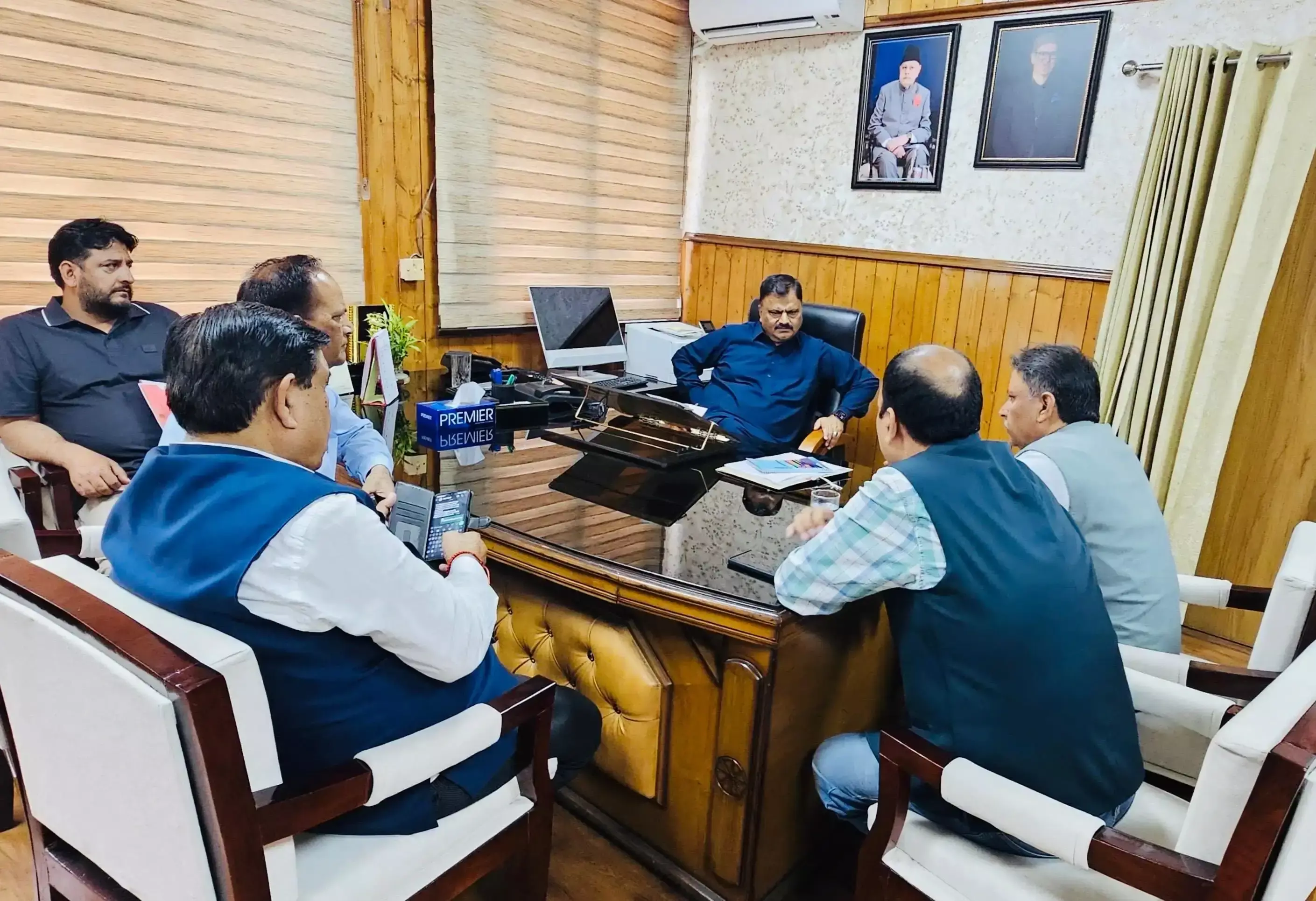 Jammu: जन समस्याओं पर सरकार सक्रिय, मंत्री राणा का बड़ा निर्देश Jammu: जन समस्याओं पर सरकार सक्रिय, मंत्री राणा का बड़ा निर्देश