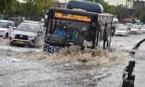 Gurugram में जलभराव से लड़ने के लिए क्विक रिस्पांस टीम और तेज़ प्रोजेक्ट्स सक्रिय Gurugram में जलभराव से लड़ने के लिए क्विक रिस्पांस टीम और तेज़ प्रोजेक्ट्स सक्रिय