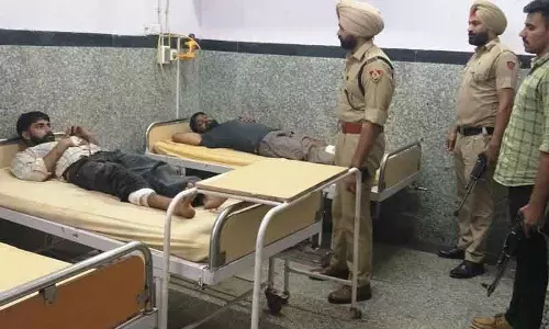 Panchkula पुलिस ने एनकाउंटर में 2 गैंगस्टर पकड़े, करनाल ढाबे पर हमला नाकाम Panchkula पुलिस ने एनकाउंटर में 2 गैंगस्टर पकड़े, करनाल ढाबे पर हमला नाकाम