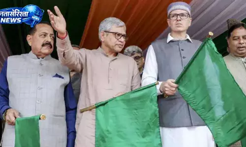 Jammu से पहली सीधी वंदे भारत ट्रेन श्रीनगर पहुंची
