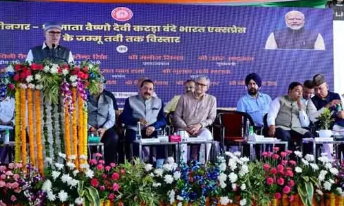जम्मू-श्रीनगर रेल लिंक अर्थव्यवस्था और व्यापार में बदलाव लाएगा: सीएम जम्मू-श्रीनगर रेल लिंक अर्थव्यवस्था और व्यापार में बदलाव लाएगा: सीएम