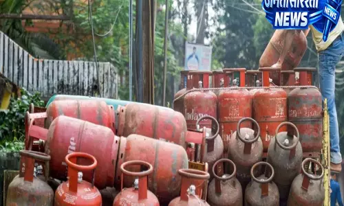 LPG महंगा होने के बीच राहत: WhatsApp पर इंडेन सिलेंडर बुक करने का तरीका जानें