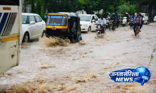 Bhubaneswar नॉरवेस्टर में होर्डिंग्स गिरे, ट्विन सिटी में बिजली गिरने से तीन घायल