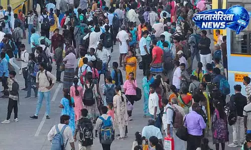 Chennai: 3,876 बसों से 2.13 लाख यात्रियों का आवागमन Chennai: 3,876 बसों से 2.13 लाख यात्रियों का आवागमन