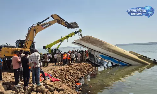 MP : क्रूज हादसे के बाद बरगी डैम पर सभी जल गतिविधियां बंद, जांच के आदेश MP : क्रूज हादसे के बाद बरगी डैम पर सभी जल गतिविधियां बंद, जांच के आदेश