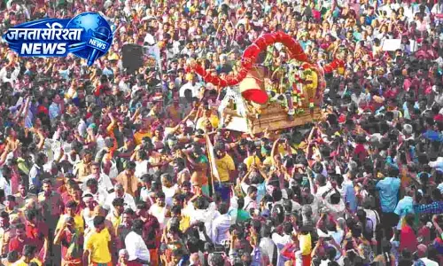 Madurai में धार्मिक उत्सव का चरम, कल्लझगर ने किया नदी प्रवेश