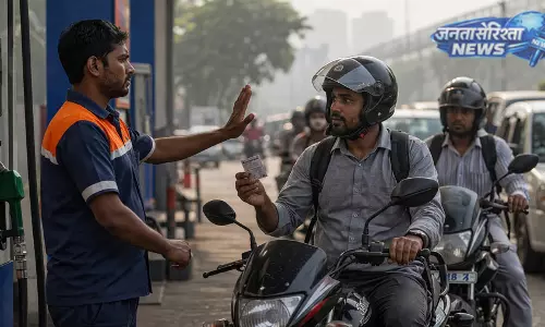दिल्ली में “नो PUC, नो फ्यूल” सख्त, 4 दिन में 15,000+ गाड़ियों को ईंधन नहीं मिला दिल्ली में “नो PUC, नो फ्यूल” सख्त, 4 दिन में 15,000+ गाड़ियों को ईंधन नहीं मिला