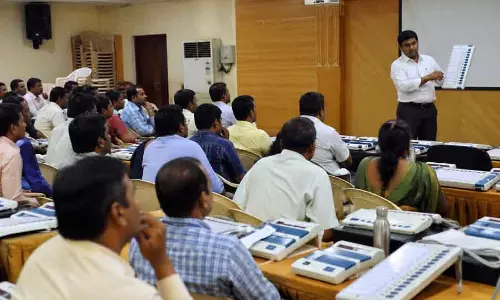 Chennai के अधिकारियों ने मतगणना से पहले ट्रेनिंग सेशन किया