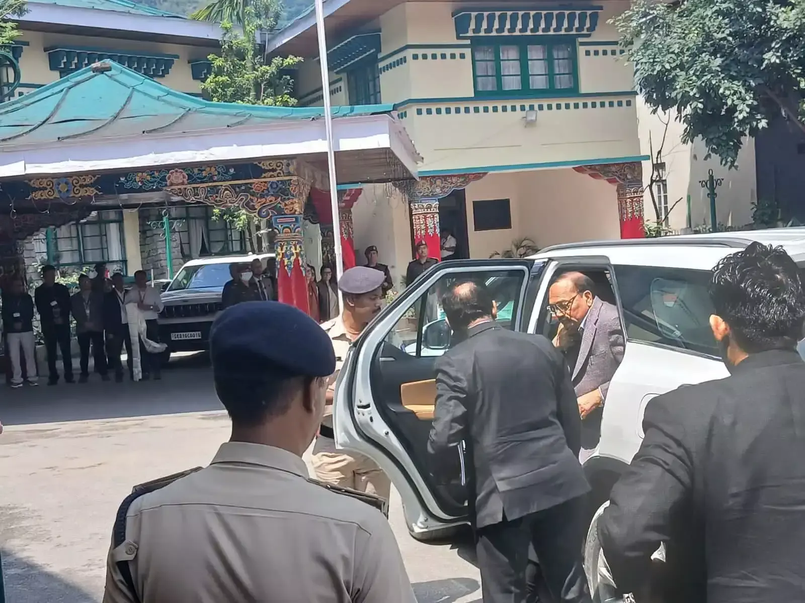 Gangtok: CJI सूर्यकांत के सिक्किम दौरे से न्यायिक हलचल Gangtok: CJI सूर्यकांत के सिक्किम दौरे से न्यायिक हलचल