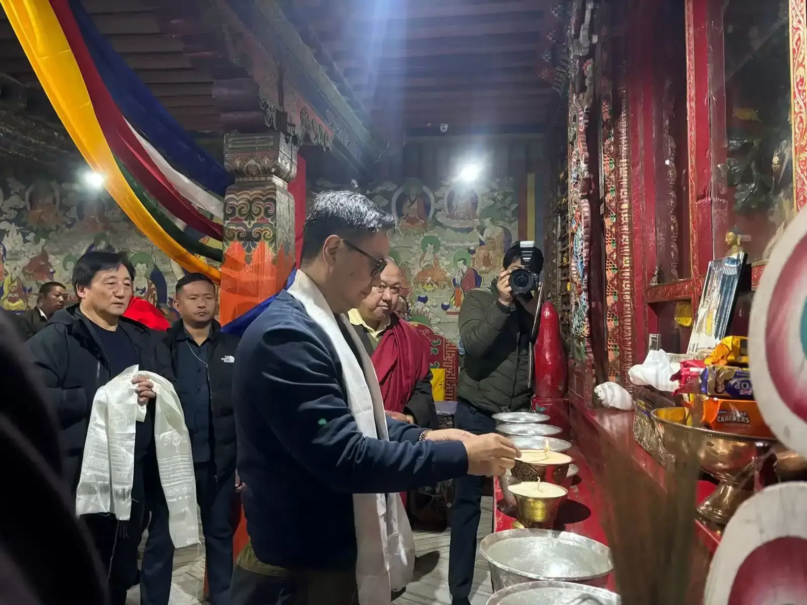 Mangan: उत्तर सिक्किम के लाचुंग में रिजिजू ने पूजा-अर्चना की