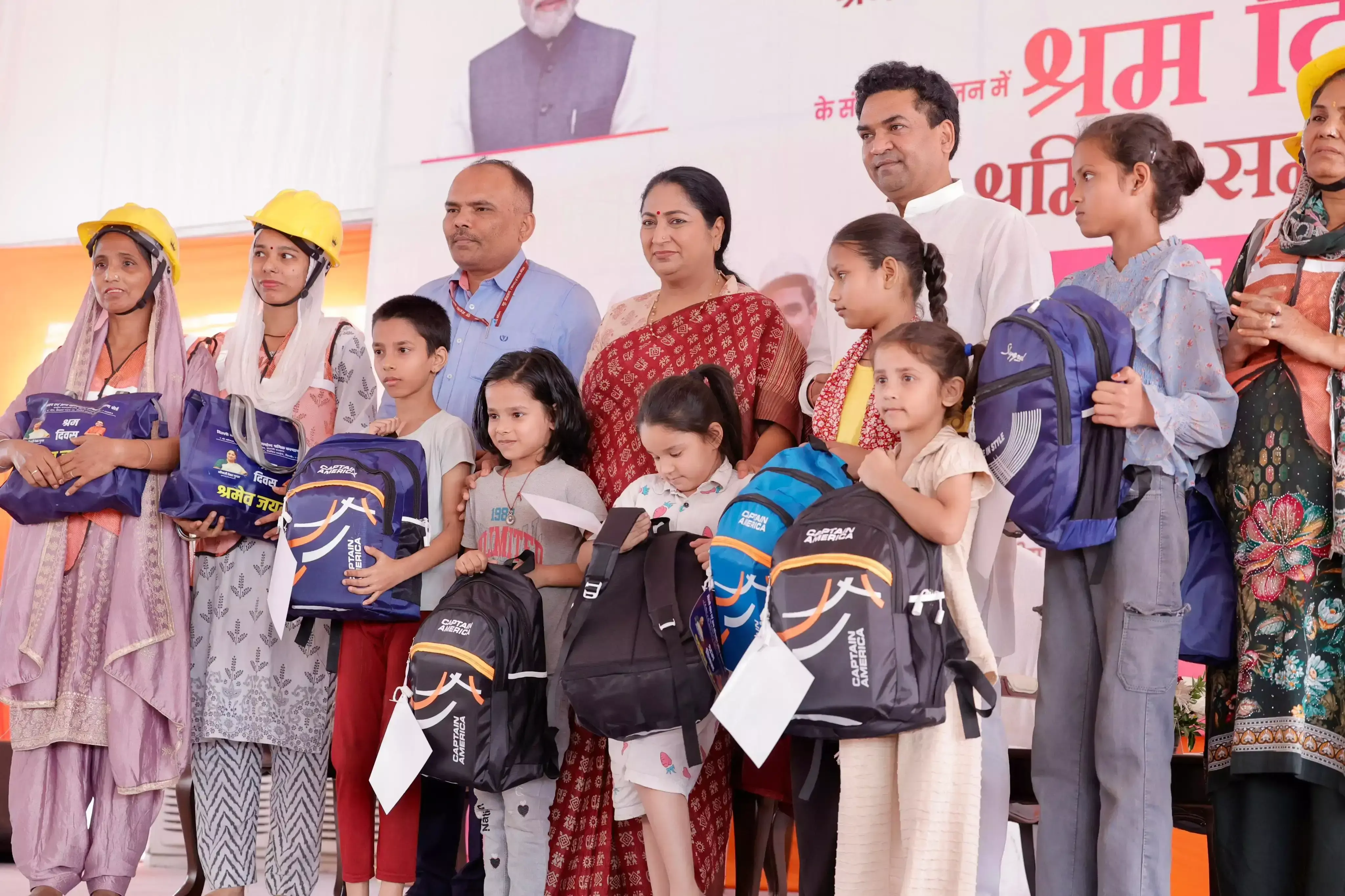 New Delhi: दिल्ली में कौशल विकास अभियान की शुरुआत New Delhi: दिल्ली में कौशल विकास अभियान की शुरुआत