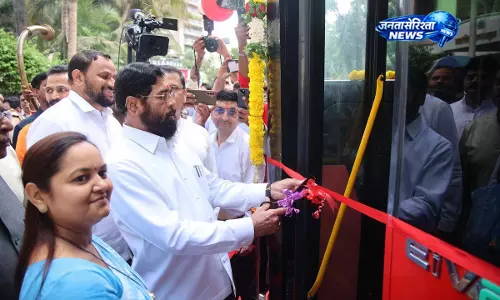 Thane : पहली इलेक्ट्रिक डबल डेकर बस लॉन्च, सार्वजनिक परिवहन को मिली नई दिशा Thane : पहली इलेक्ट्रिक डबल डेकर बस लॉन्च, सार्वजनिक परिवहन को मिली नई दिशा